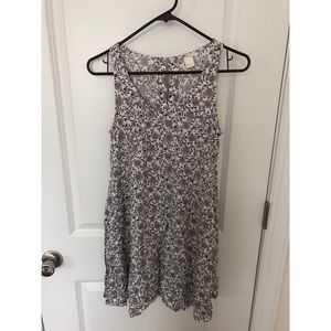 Zara swing dress with light flower pattern